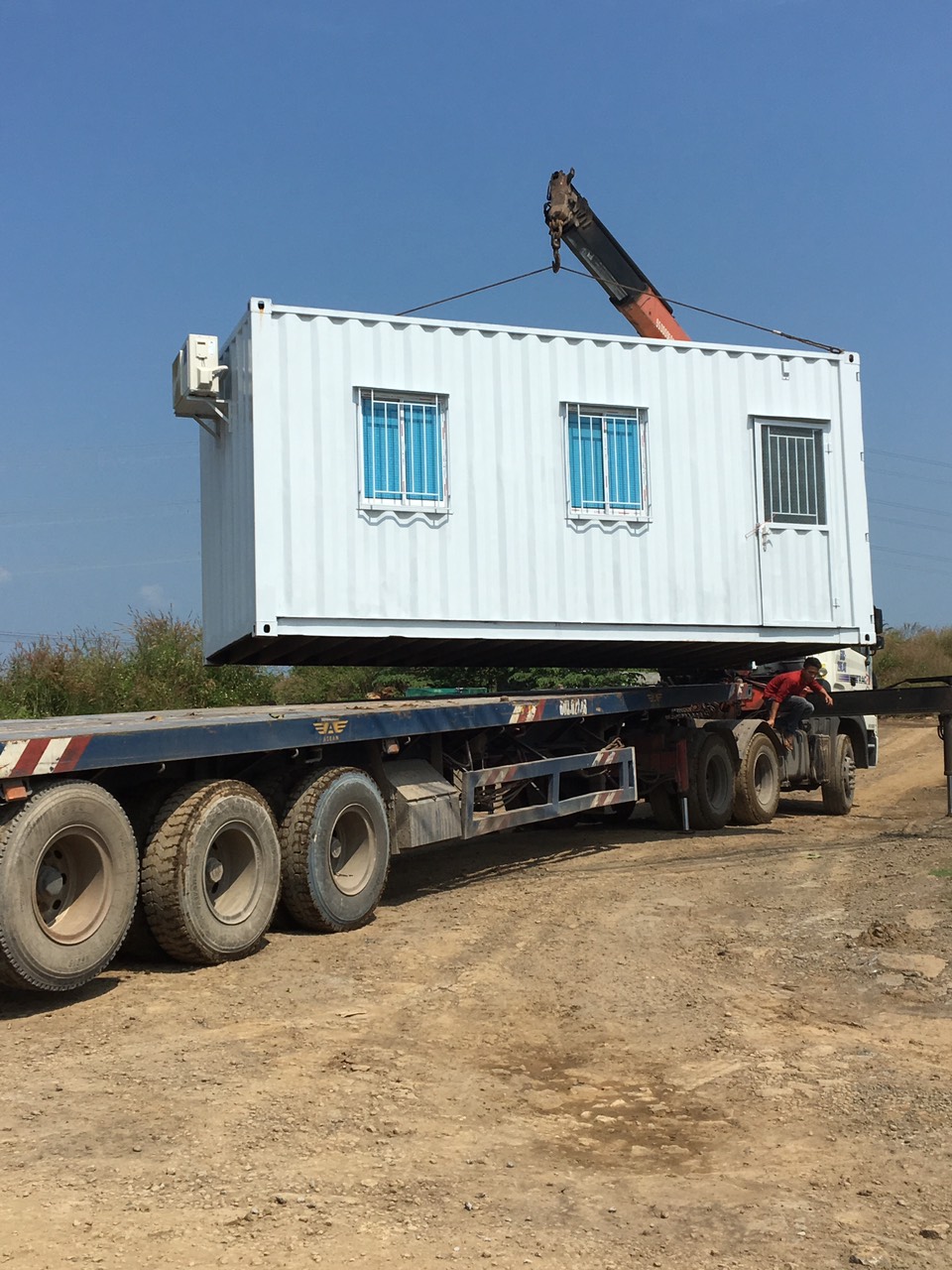 Cẩu Hạ Container